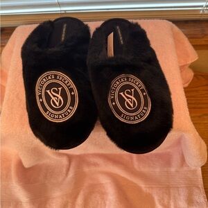 Victoria's Secret Black Faux Fur Slide Slippers with Logo Patch